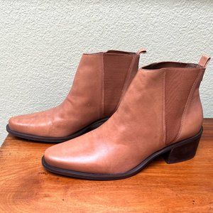 Women's  Nicole tan leather ankle boots size 9 NIB
